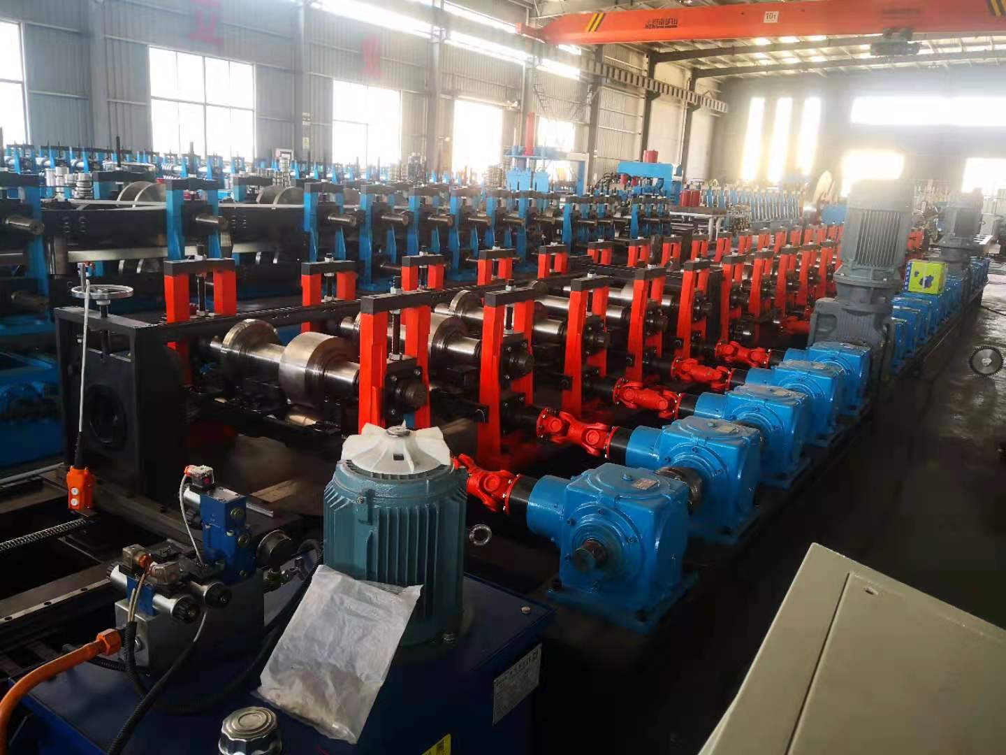 Full Automatic Double Row Guide Rail and C Purlin Roll Forming Machine