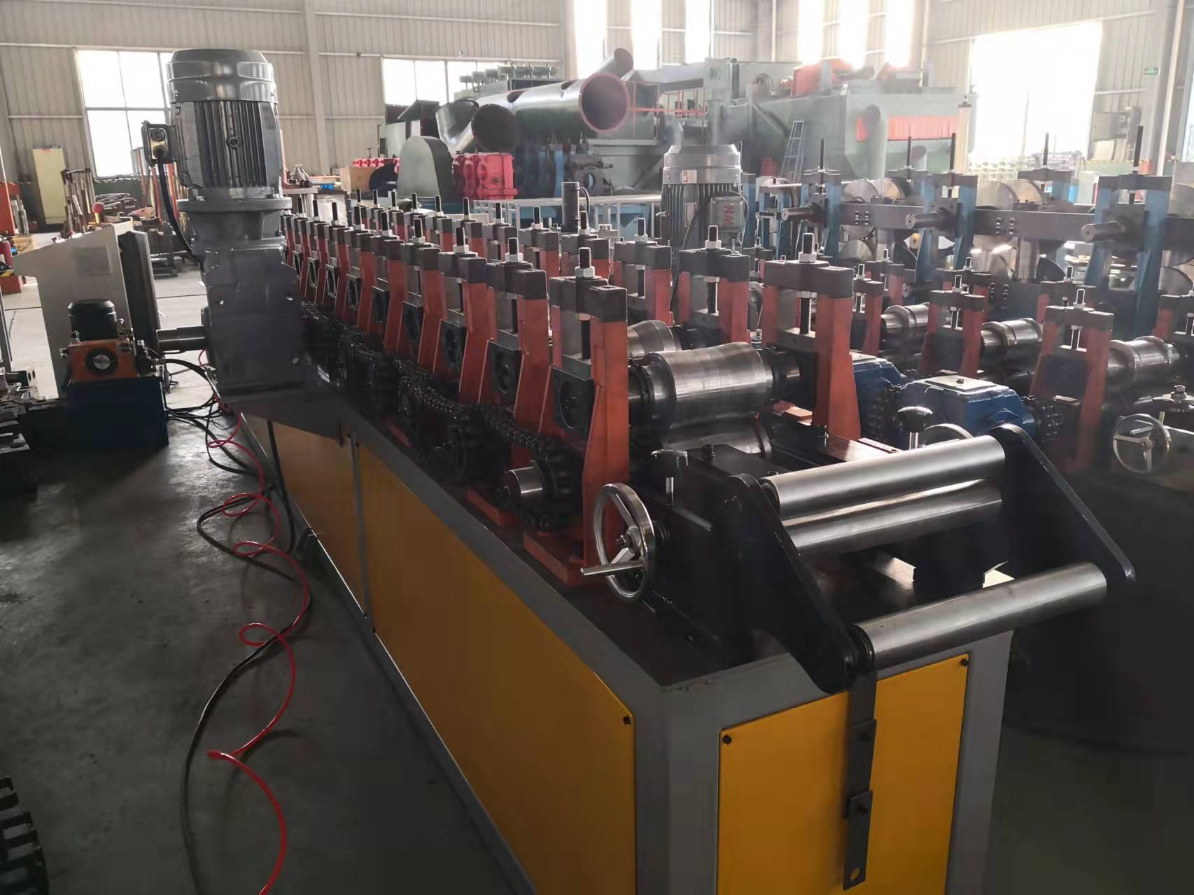 Top hat roll forming machine used for elevator strengthen 